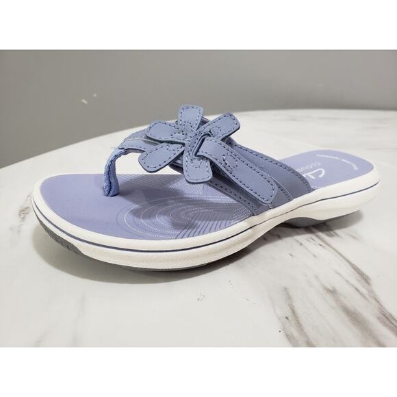 NEW CLARKS Girls Youth Brinkley Aria Blue Sandal Flip Flop CLOUDSTEPPERS Size 11 - Picture 1 of 8